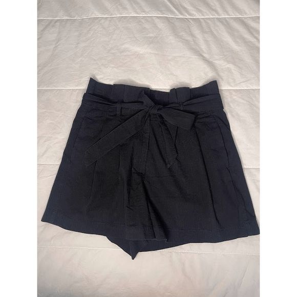 Chic High-Waist Black Shorts with Adjustable Tie Belt - Picture 1 of 8